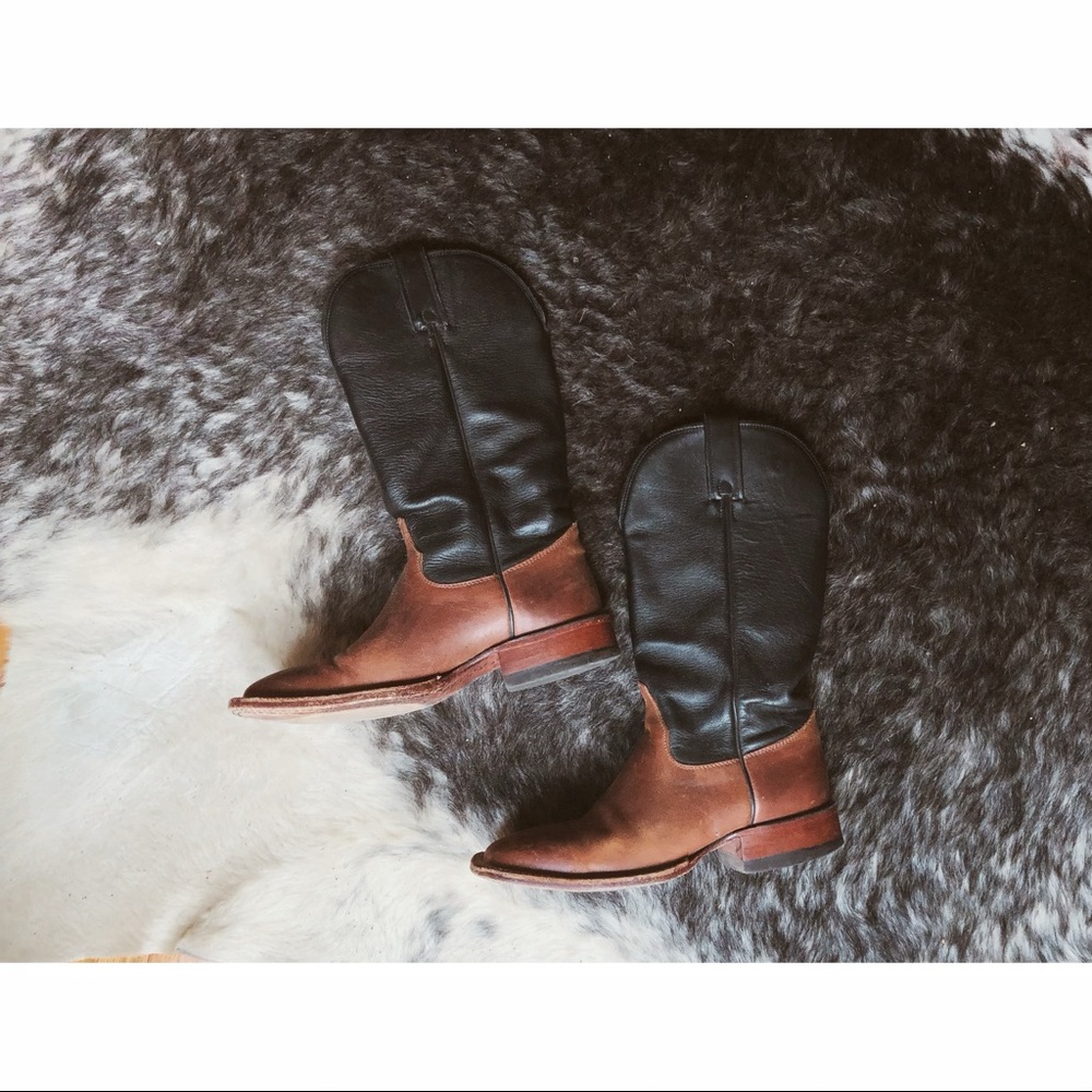 VINTAGE COWGIRL BOOTS